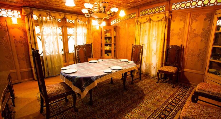Khar Palace Houseboat, Srinagar 2